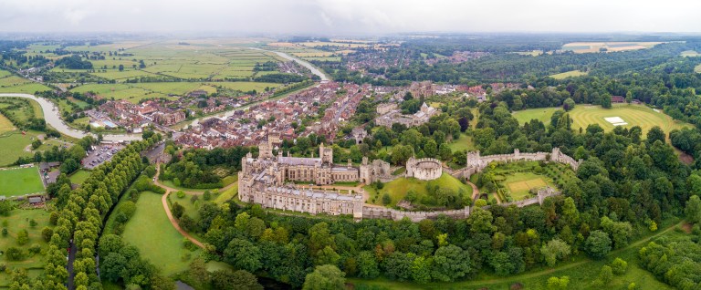 1_castle_arundel_aerial_pano_2017